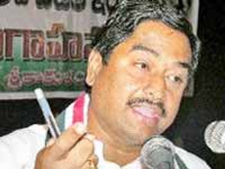 ప్రభుత్వం స్పందిస్తున్నా అసహనమేనా: మంత్రి ధర్మాన ప్రసాదరావు