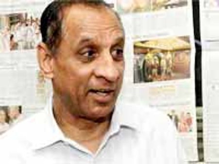 మంత్రివర్గం రాజీనామాలకు గవర్నర్ నరసింహన్ ఆమోదం