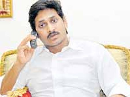 అధిష్టానం ముందు 3 డిమాండ్లు పెట్టిన జగన్?