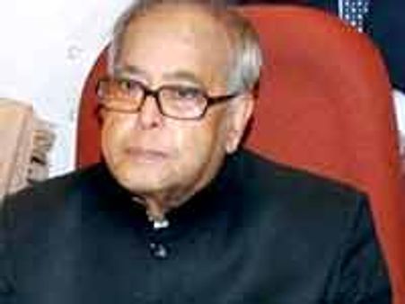 ప్రణబ్ ను ప్రధాని అంటూ ఢిల్లీలో వెలిసిన హైదరాబాదు పోస్టర్లు