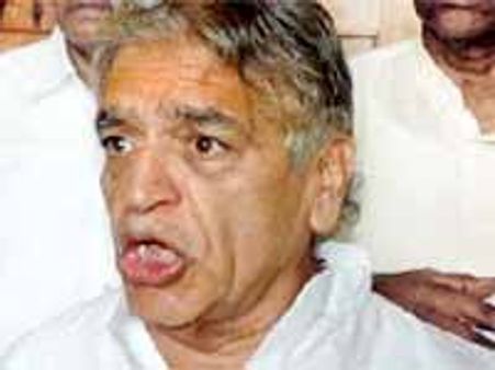 రోశయ్యది పనిచేయని , కిరణ్ ది భద్రత లేని ప్రభుత్వం: చుక్కా రామయ్య