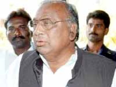 వైయస్ జగన్ తో ఒరిజినల్ బ్యాటింగ్ స్టార్ట్ అయింది: విహెచ్