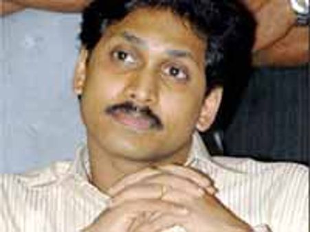 సోనియాపై జగన్ క్యాంప్ పర్సనల్ అటాక్