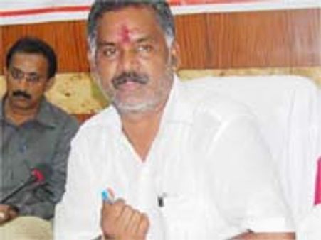 కొండా సురేఖ వ్యాఖ్యలకు చంద్రబాబు సొంత డబ్బా సిగ్గుచేటు: బాలరాజు