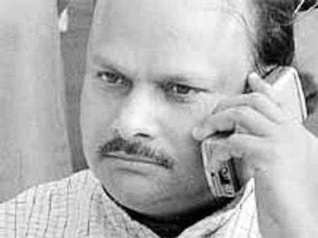 బ్రోకరు వైఎస్ కు కెవిపియా, అధిష్టానానికి కాంగ్రెస్సా: ప్రశ్నించిన యనమల