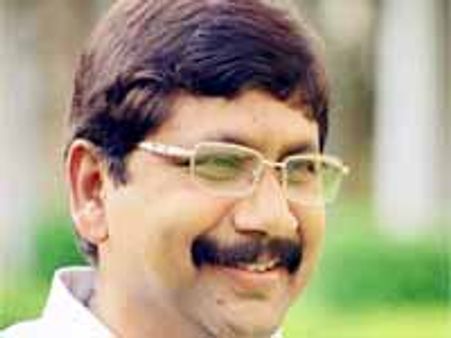 ముఖ్యమంత్రి కిరణ్ కుమార్ కు షాక్: జగన్ వెంటే ఉంటానన్న శేషారెడ్డి