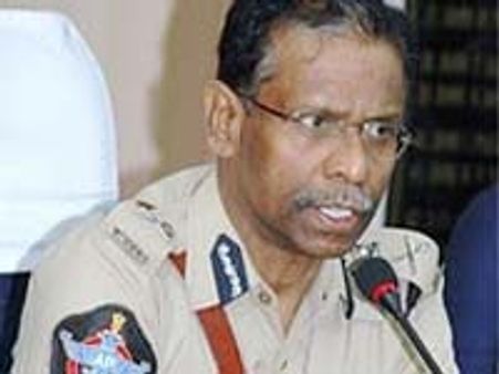 న్యూ ఇయర్ పేరుతో అశ్లీల కార్యక్రమాలు వద్దు: కమిషనర్ ఎకే ఖాన్