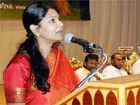 కాంగ్రెసుతో దోస్తీకి కనిమొళి పొగ