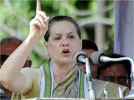 పార్టీ ముందు పెనుసవాళ్లు: ప్లీనరీలో ఏఐసిసి అధ్యక్షురాలు సోనియాగాంధీ