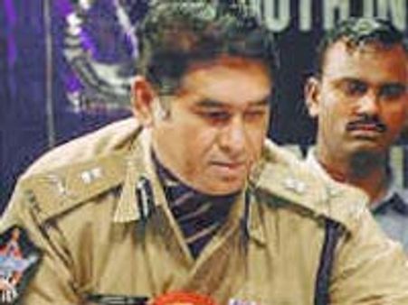 ఓయు విసిగా మాజీ డిజిపి స్వరణ్ జిత్: తిరుపతిరావు రాజీనామా?