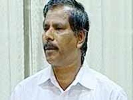 చిరంజీవి చేసిన డాన్సులు ఆగిపోయాయి: జగన్ దీక్షలో జూపూడి ఎద్దేవా