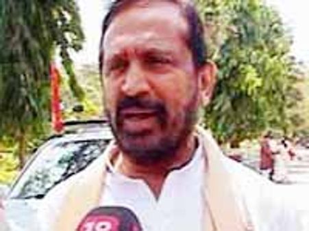 కామన్ వెల్త్ స్కామ్: సురేష్ కల్మాడీ ఇళ్లపై సిబిఐ దాడులు