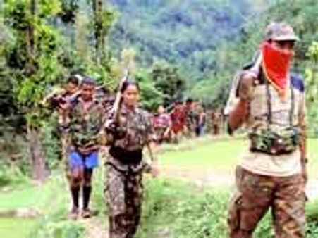 ఎఒబిలో పోలీసుల కుంబింగ్: ఎదురుకాల్పుల్లో ఇద్దరు నక్సల్స్ మృతి