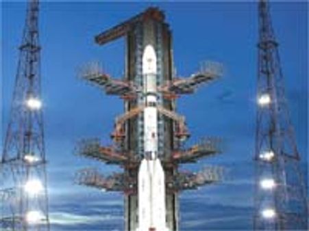 గతి తప్పి జిఎస్ఎల్వీ-ఎఫ్6 విఫలం: నింగికెగిసిన 63 సెకండ్లలో కూల్చివేత