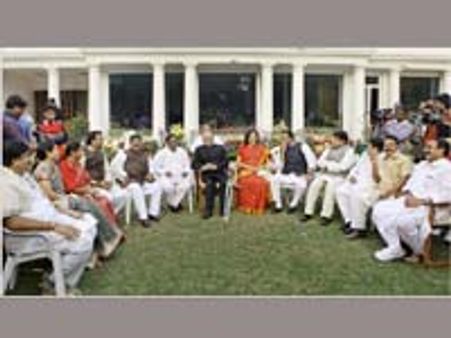 ముందే ఉద్యమంలోకి తెలంగాణ కాంగ్రెస్, రేపటినుండి గన్ పార్కు వద్ద దీక్ష