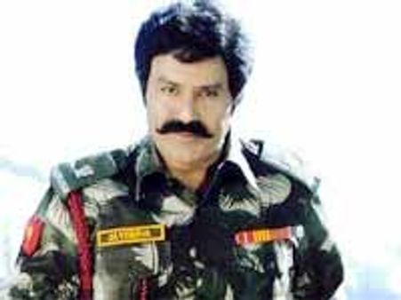 దాసరి, బాలయ్య పరమవీర చక్ర చిత్రకథను కాపీ కొట్టారా?