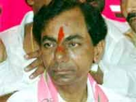 చవటలు, దద్దమ్మలుగా మిగలకండి: కాంగ్రెసు ఎంపిలకు కెసిఆర్ పిలువు