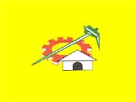 చంద్రబాబుకు వైయస్ జగన్ షాక్: టిడిపికి మాకినేని రాజీనామా
