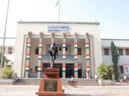 త్వరలో గాంధీ భవన్‌కు టు లెట్ బోర్డు వస్తుంది: ఎమ్మెల్సీ రెహ్మాన్