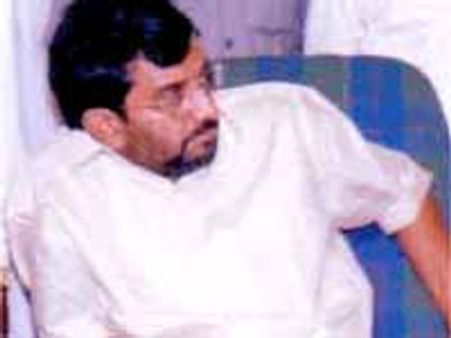 బెజవాడ రౌడీలు, రక్తచరిత్ర సీక్వెల్‌లు నిషేధించాలి: టిడిపి నేత సోమిరెడ్డి