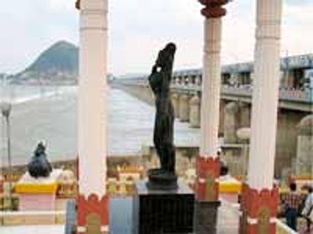 సిపిలకు కలిసి రాని బెజవాడ: ఆరేళ్లలో ఆరుగురు