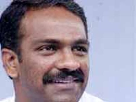 పవన్ కళ్యాణ్ స్థానంలో వంగవీటి రాధ