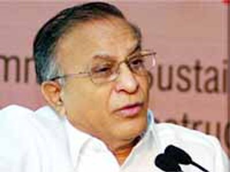 రాజీనామా చేయాలంటూ జైపాల్‌ రెడ్డి ఇంటిముందు న్యాయవాదుల ధర్నా