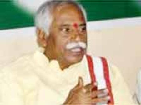 విభజనను పెంచి పోషిస్తున్నారు: సిఎం కిరణ్‌ కు దత్తాత్రేయ లేఖ