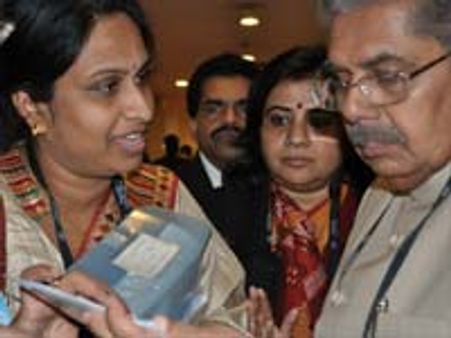 విదేశీ అఫైర్స్ మంత్రికి పిఎఫ్ఎల్ వినతి