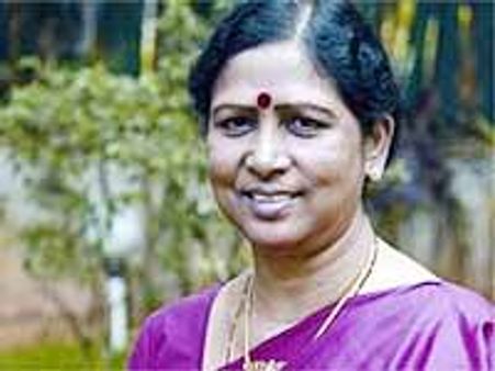 మంత్రి గల్లా అరుణకుమారితో వైయస్ జగన్ వర్గం ఎమ్మెల్యేల భేటీ