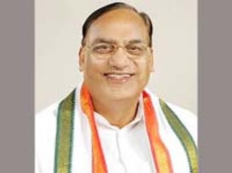 రచ్చబండతో ప్రజాప్రతినిధులకు ఇబ్బందులు: ఎంపీ గుత్తా సుఖేందర్ రెడ్డి