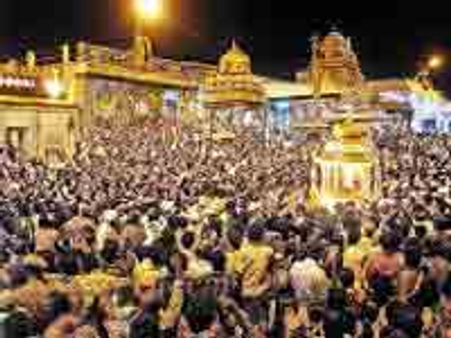 శబరిమల తొక్కిసలాట: తమ తప్పు లేదని కోర్టుకు చెప్పిన పోలీసులు