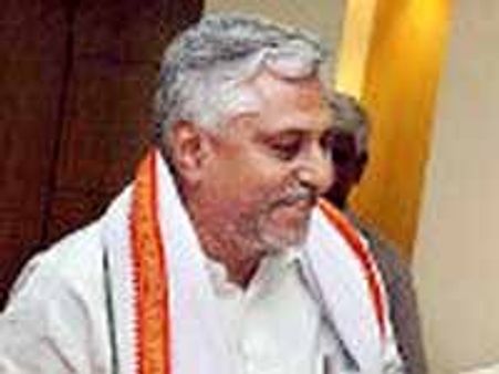 రచ్చబండ వాయిదా వేయాలన్న జీవన్‌ రెడ్డి, అడ్డుకోవద్దన్న శ్రీధర్‌ బాబు