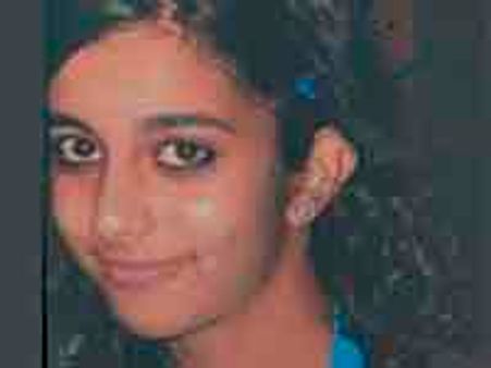 అరుషీ తండ్రి రాజేష్‌పై యువకుడి దాడి: అదుపులోకి తీసుకున్న పోలీసులు