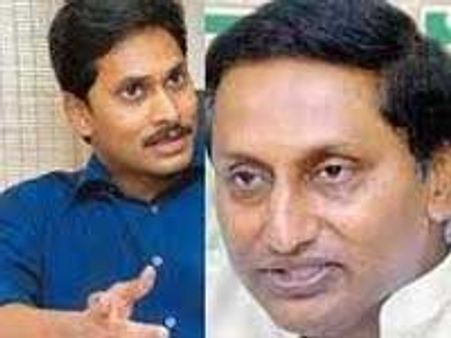 క్లైమాక్స్ చేరిన రాజకీయం: కిరణ్ కుమార్ రెడ్డితో అమితుమీకే జగన్ రెడీ