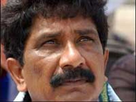 కిరణ్‌ను విమర్శించిన ఎంపీ సబ్బం హరిపై విశాఖ ఎమ్మెల్యేల ఫైర్