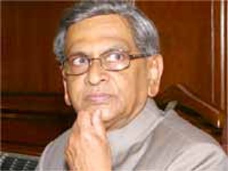 ట్రై వ్యాలీ విద్యార్థులకు రేడియా ట్యాగింగ్‌పై ఎస్ఎం కృష్ణ ఆగ్రహం