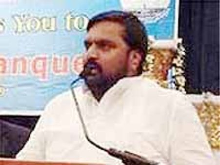 సోనియా విదేశీయత ఇప్పుడు గుర్తుకు వచ్చిందా: కాకాపై అంజన్ ఫైర్