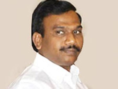 రాజాపై వేటుకు డిఎంకె మొగ్గు!: రాజాకు మద్దతుగా లాయర్ల ఆందోళన