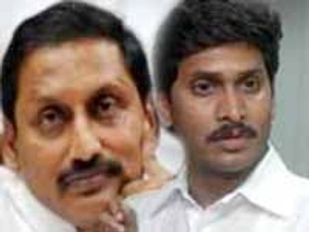 వైయస్ జగన్‌పై కిరణ్ కుమార్ రెడ్డి పైచేయి సాధించారా?