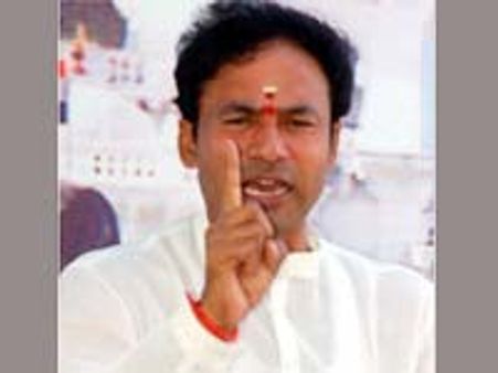 చిరంజీవి పంచె జనాలు ఊడదీయాలా?: బిజెపి ఆధ్యక్షుడు కిషన్‌రెడ్డి