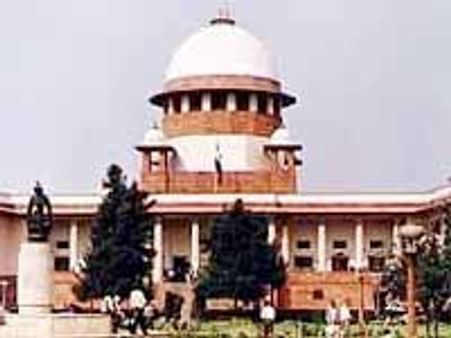 హసన్ అలీ పారిపోకుండా చూడండి: కేంద్రానికి సుప్రీంకోర్టు ఆదేశం