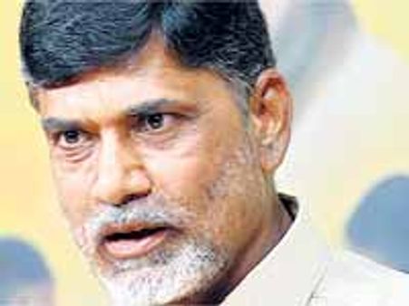 చిరు సొంత న్యాయం, వైయస్ అవినీతి వారసుడు జగన్: చంద్రబాబు