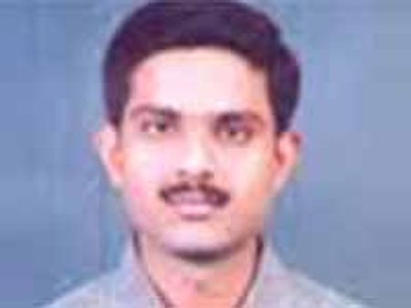 ఆంధ్రకు చెందిన ఒరిస్సా ఐఎఎస్ అధికారిని కిడ్నాప్ చేసిన మావోలు