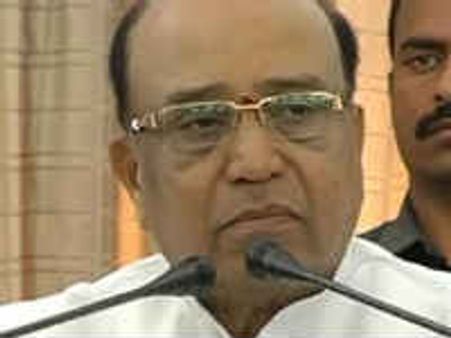 సచివాలయం వద్ద తెలంగాణ ఉద్యోగుల ధర్నాలో మంత్రి శంకరరావు