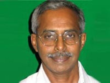 పులివెందుల నుంచి వైయస్ వివేకానే పోటీ, అయినా ఎమ్మెల్సీగా ఎన్నిక