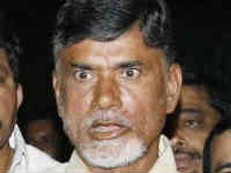 సాగు భూములు లాగేసిన ఘనత వైఎస్‌దే: టిడిపి అధినేత చంద్రబాబు