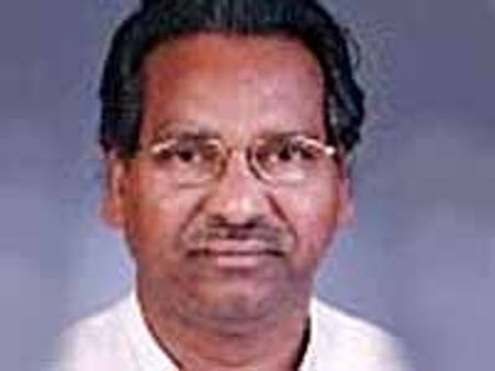 ఎంపీ కావూరి సాంబశివరావుపై విరుచుకుపడిన తెలంగాణ మంత్రులు