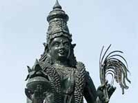 తెలంగాణ తల్లి విగ్రహం ధ్వంసం: కాంగ్రెసు, తెరాస రగడ