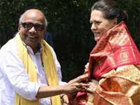 దిగొచ్చిన కరుణానిధి: కాంగ్రెస్‌తో డిఎంకె పొత్తు ఖరారు